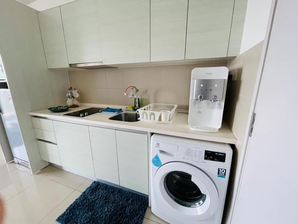 Homestay I-City Cantik, Tenang, Wifi, 4K Smart Tv, Netflix, Coway, Free Parking Shah Alam Exterior foto